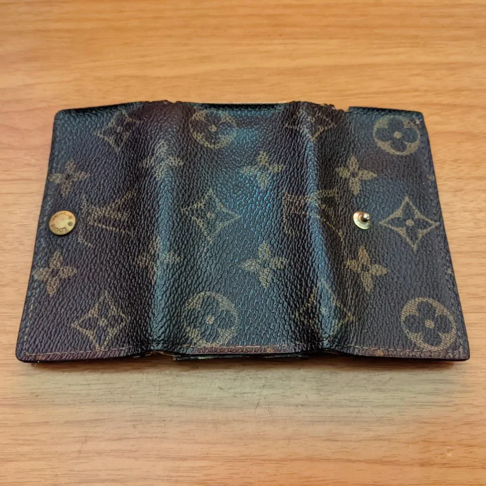 Louis Vuitton Monogram Key Holder/Wallet #1357💥PRICE DROP💥